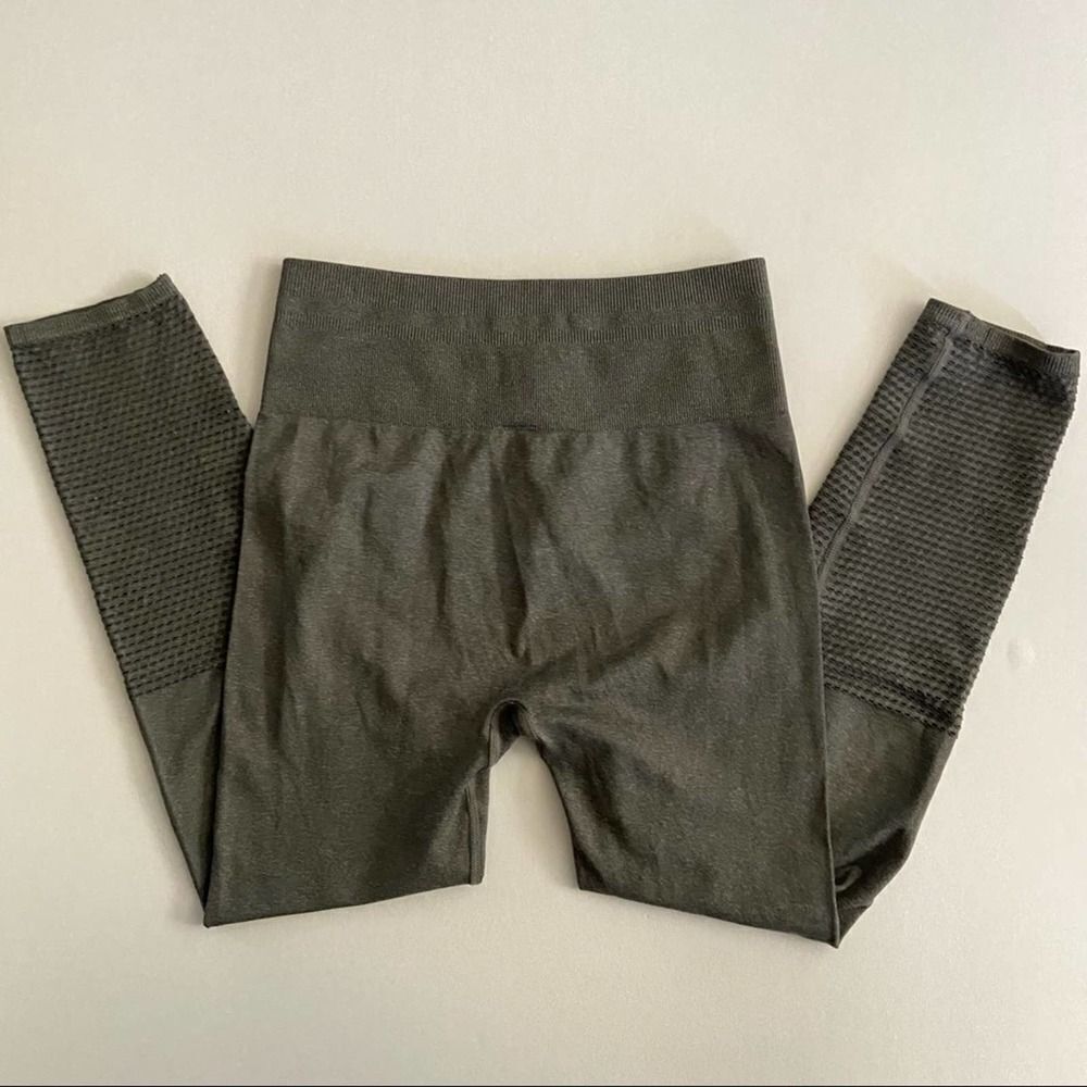 Fabletics Seamless Gray High-Waisted Leggings Siz… - image 2